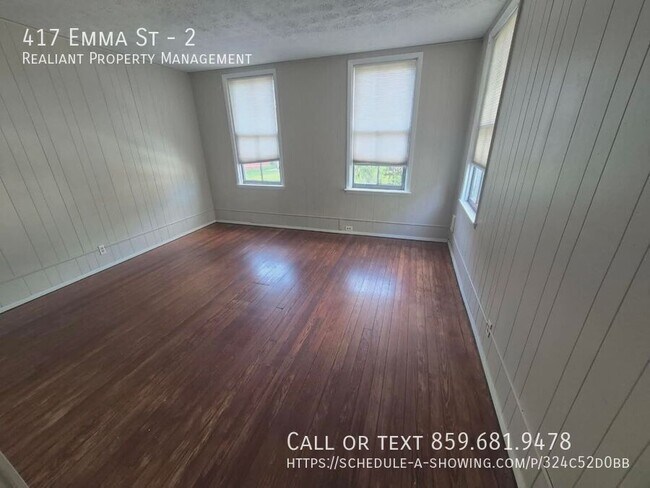 Building Photo - 417 Emma St