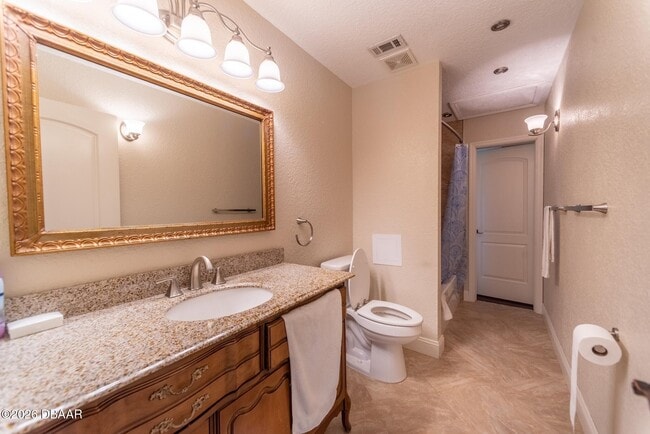 Building Photo - 864 S Beach St