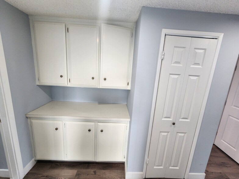 Building Photo - 11665 Babbitt Ave