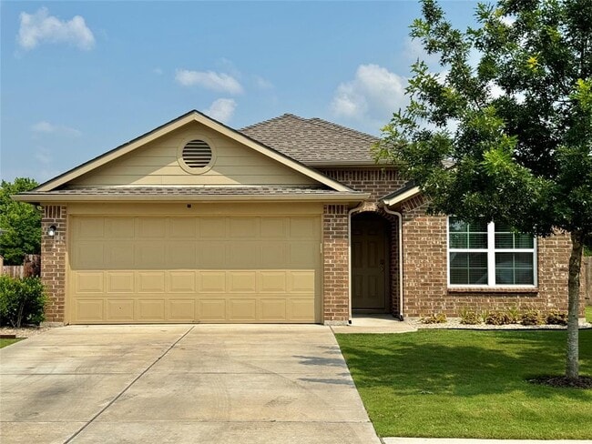 Primary Photo - 715 Luna Vista Dr