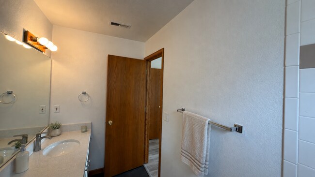 Building Photo - 1042 Tierra Ln
