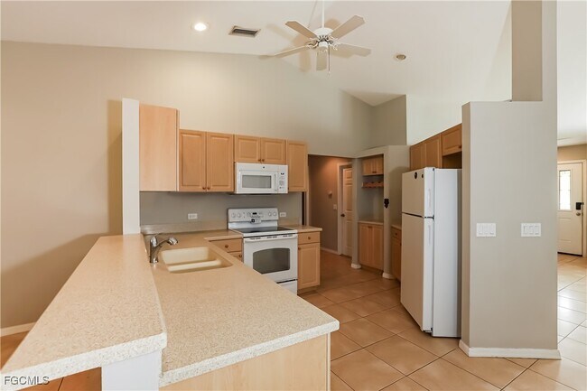 Building Photo - 5840 Regent Rd