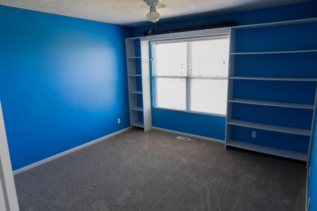 Building Photo - 14005 Kelly Dr