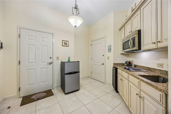 Building Photo - 150 Salt Air Dr