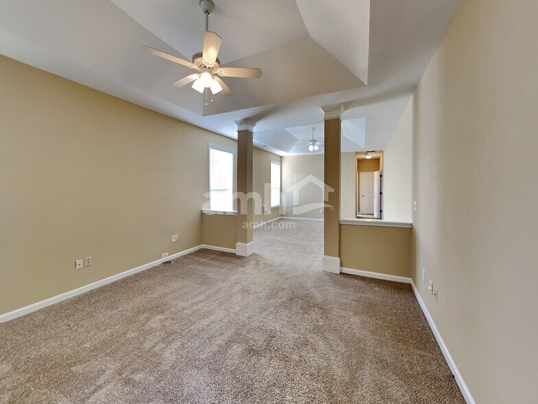 Building Photo - 1735 Trellis Pl