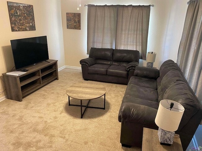 Building Photo - 1018 S Mire Ave