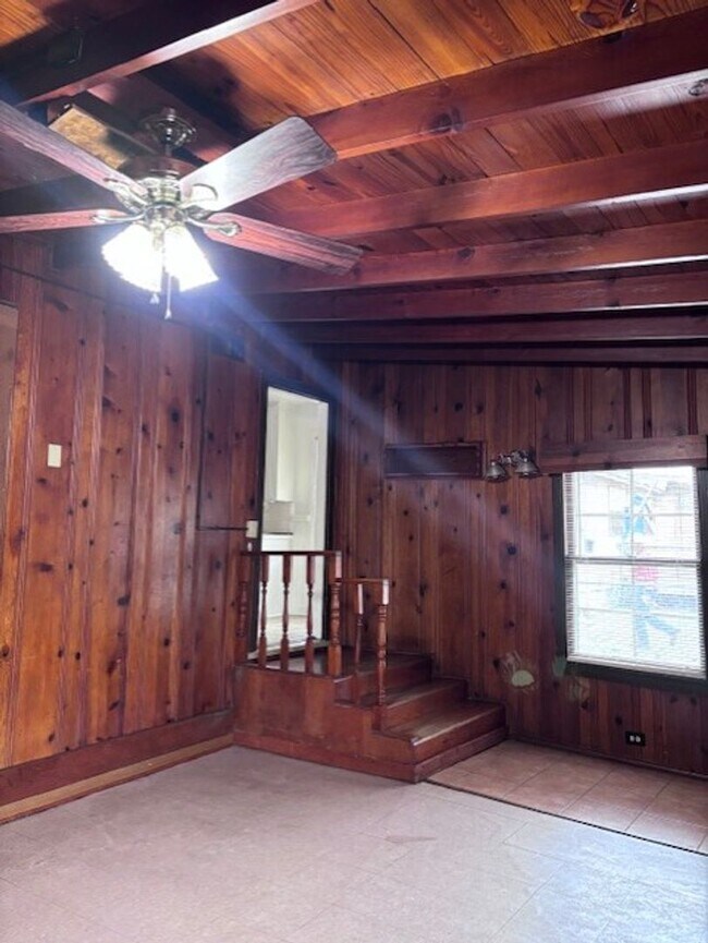 Building Photo - 2707 W Craig