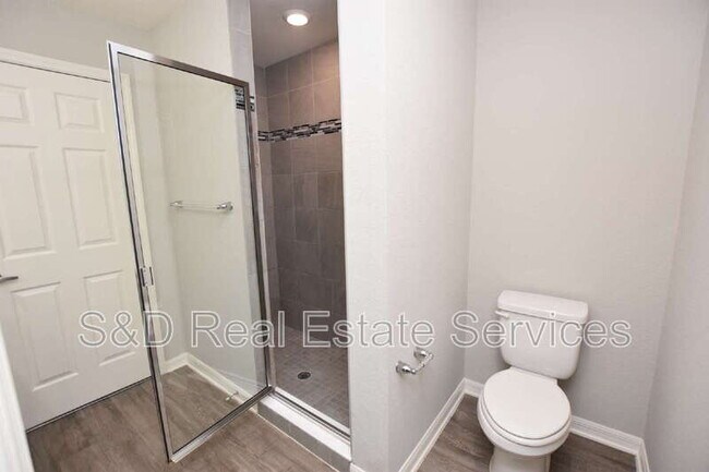 Building Photo - 372 Cascara Ln
