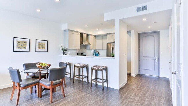 Building Photo - 4354 Teesdale Ave