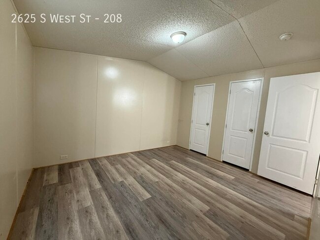 Building Photo - 2625 S West St