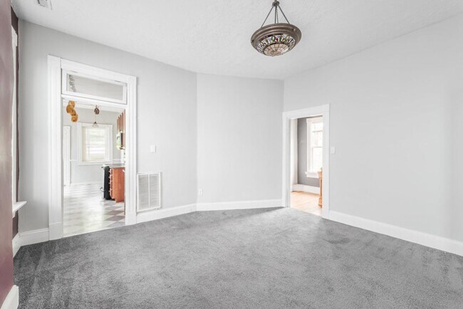 Building Photo - Great Manchester Duplex