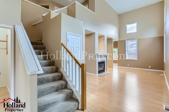 Building Photo - 1612 NE Parkside Dr