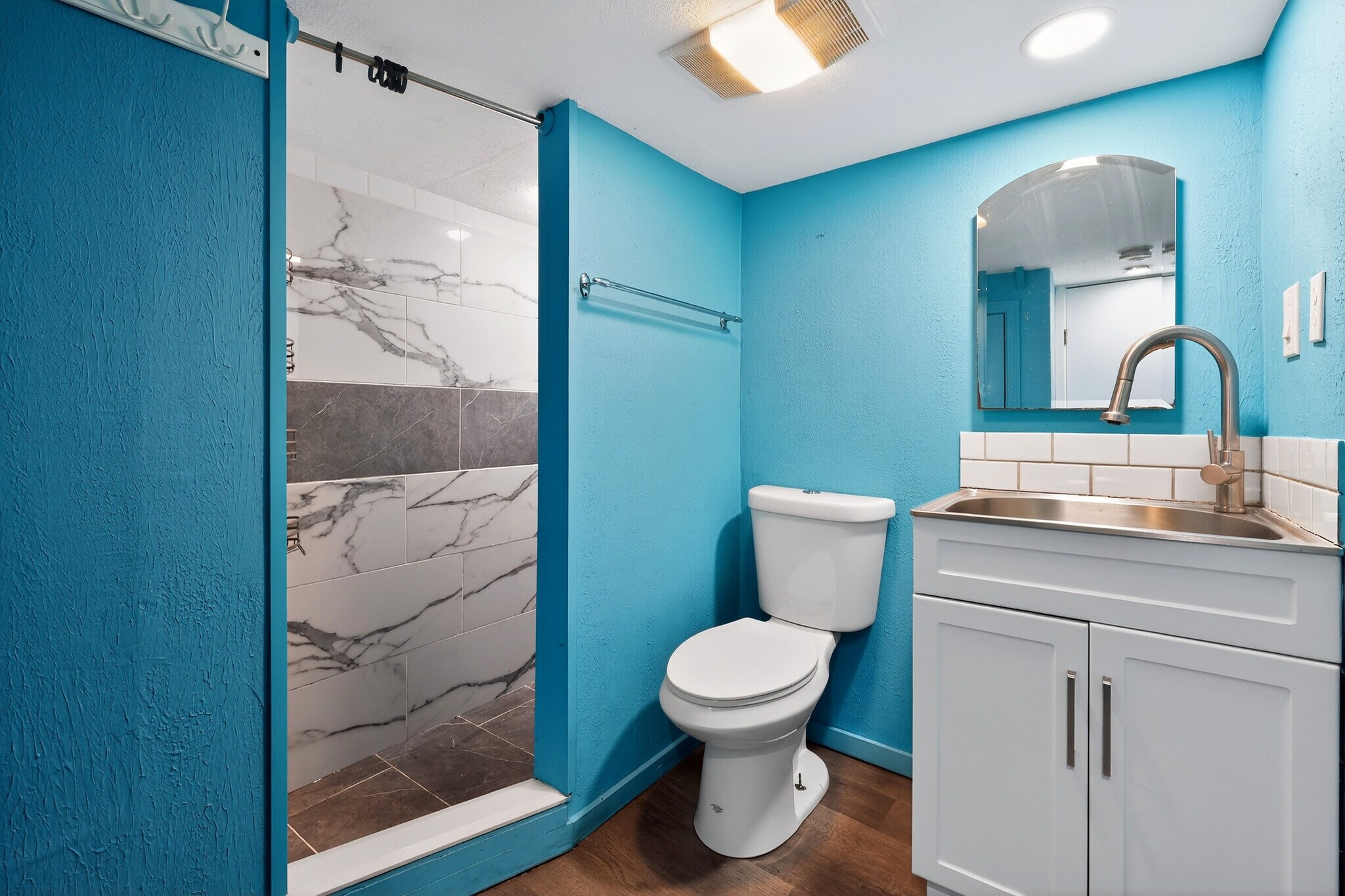 Building Photo - 615 Monroe Tpke