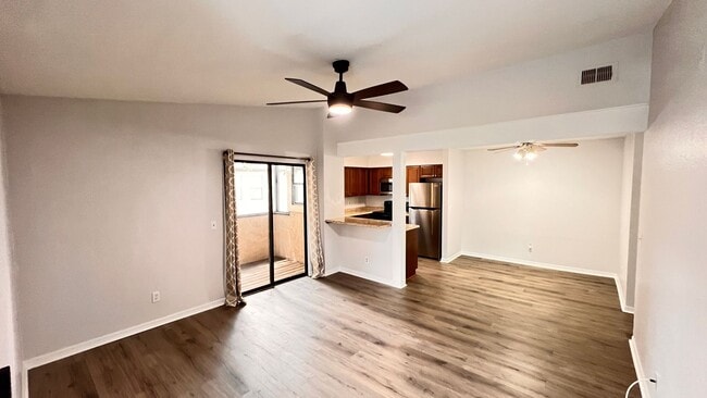 Building Photo - Unlock Your Perfect Winter Park Retreat: F...