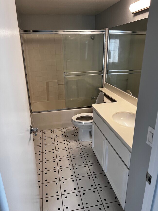 Second Bathroom - 940 N Turner Ave