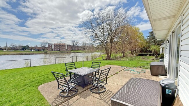 Building Photo - 1013 Pear Tree Ln