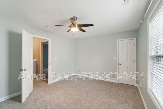 Building Photo - 4218 Amherst Villa Ct