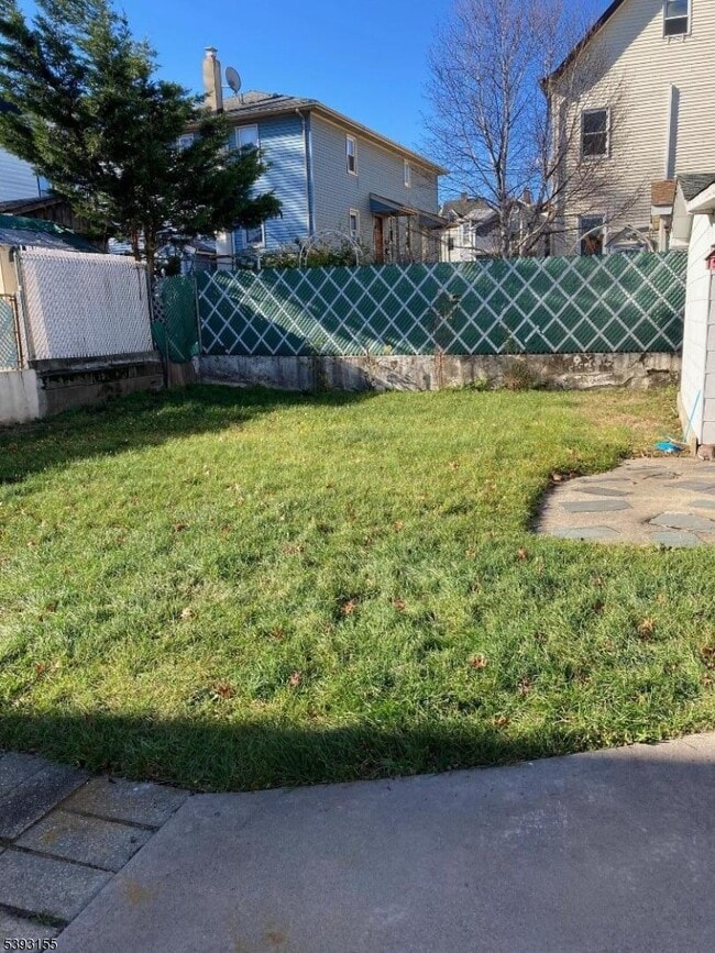 Building Photo - 9 Enoch St