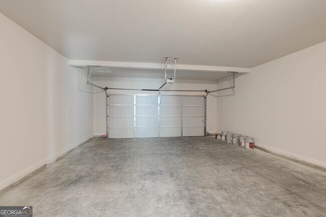 Building Photo - 320 Caledonia Ct