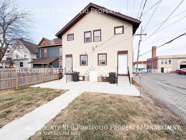 Building Photo - 19 N Wayne Ave