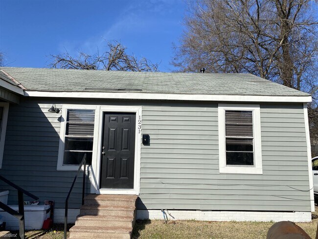 Primary Photo - 2 br, 1 bath Duplex - 1231 Estelle Street