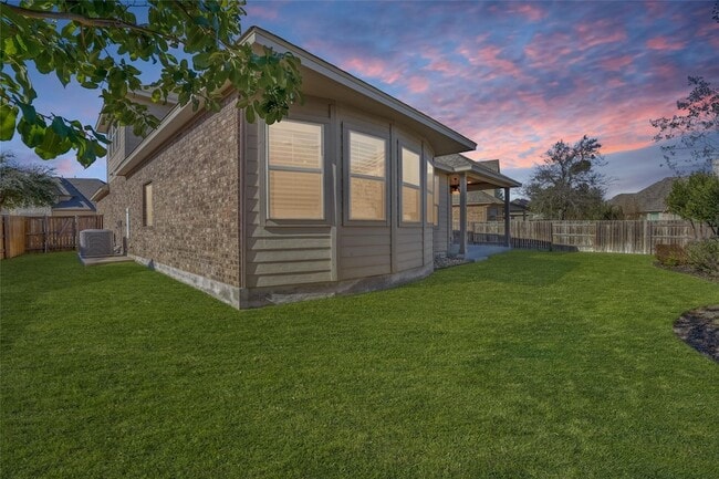 Building Photo - 112 Lockhart Lp