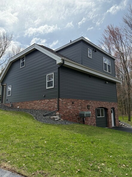 Building Photo - 402 Gerland Rd