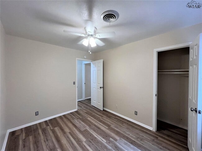 Building Photo - 4717 N Shore Dr