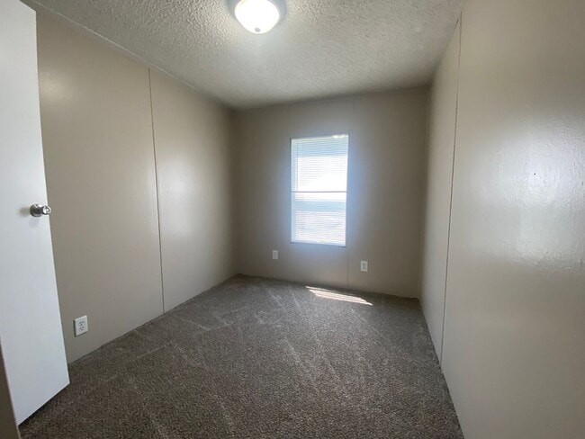 Building Photo - 1705 Creason Dr