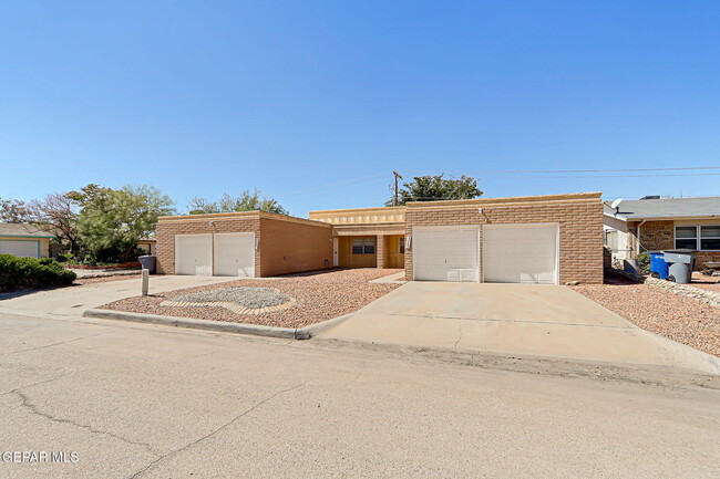 Building Photo - 3223 Isla Morada Dr