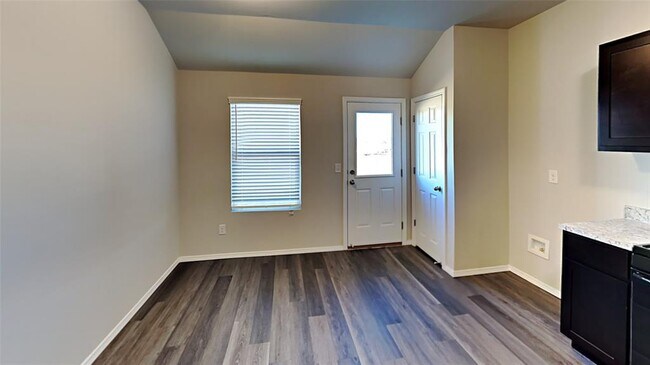 Building Photo - 408 Fox Burrow Ln