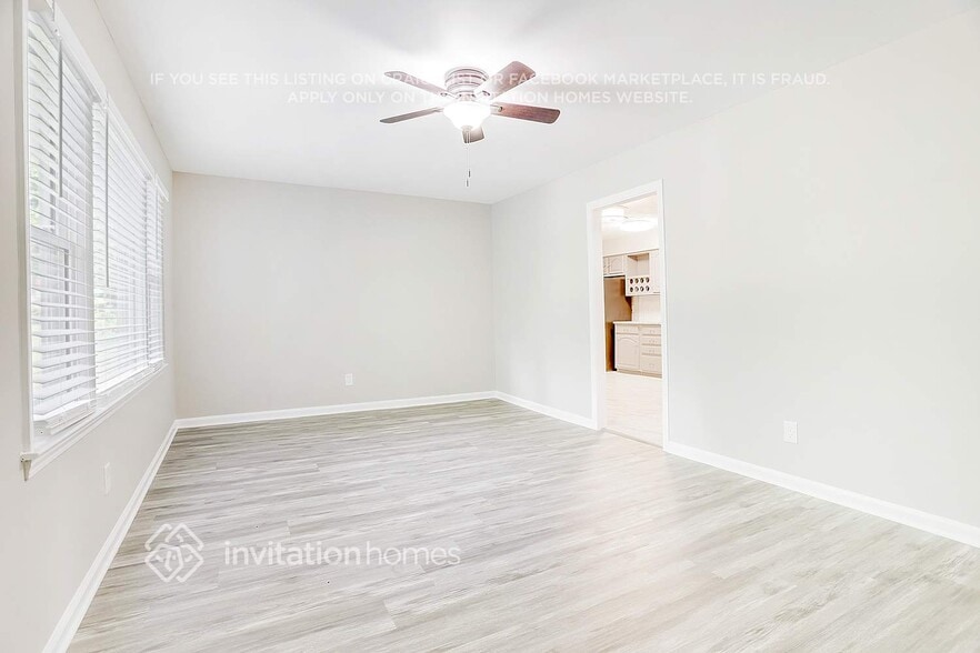 Building Photo - 3558 Pine Needle Dr SW