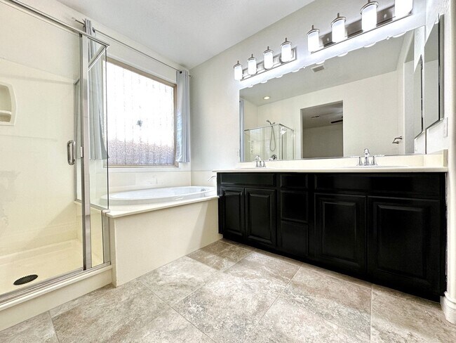 Building Photo - Lantern Gardens