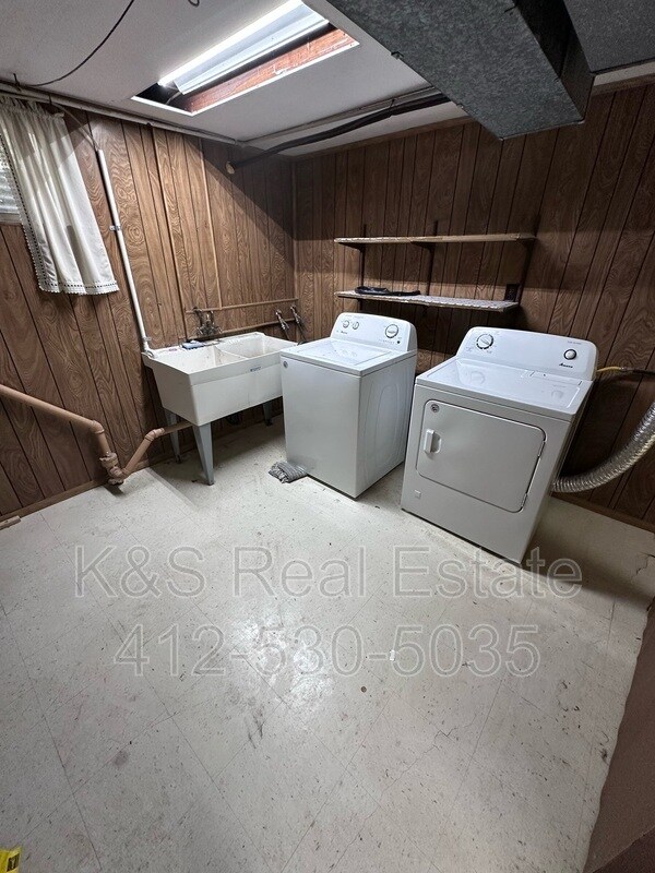 Building Photo - 204 Shoup St