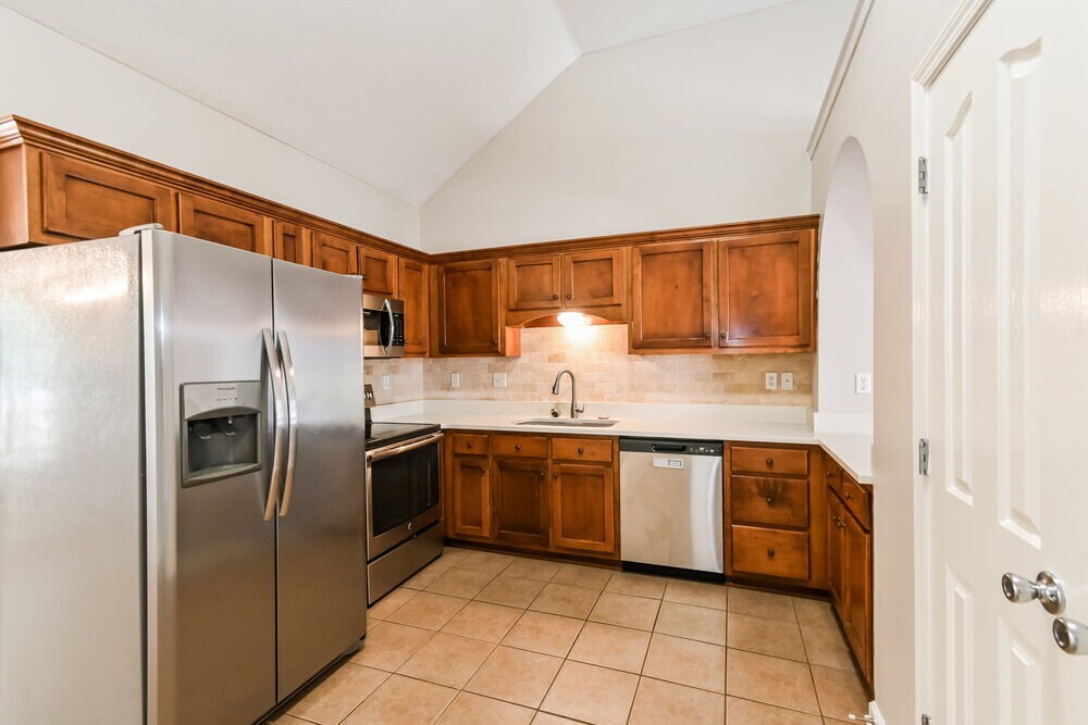 Building Photo - 70 Desoto Ave