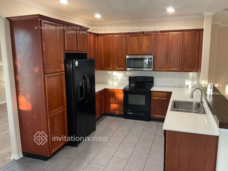 Building Photo - 14824 Cedar Branch Way