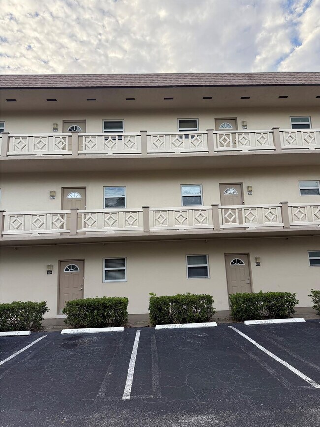 Building Photo - 3531 NW 50th Ave