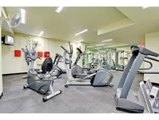 Building Photo - Gaslamp City Square Condo  2 bed 2 bath, t...