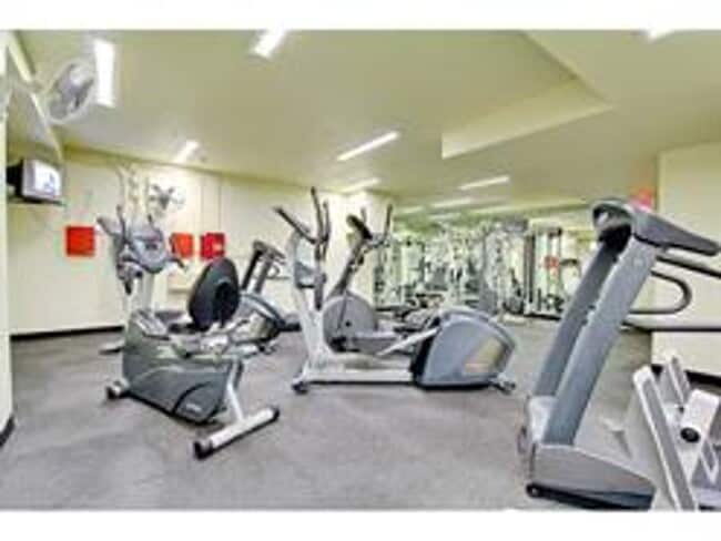 Building Photo - Gaslamp City Square Condo  2 bed 2 bath, top floor, corner unit VIEWS