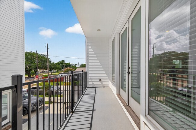 Building Photo - 4806 Gano St