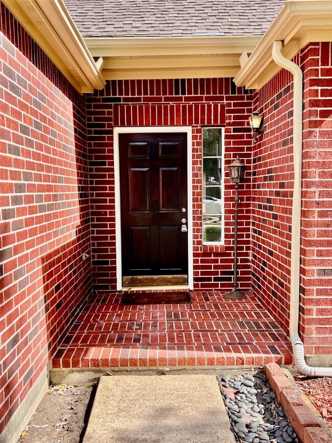 Building Photo - 3311 Whitebud Dr