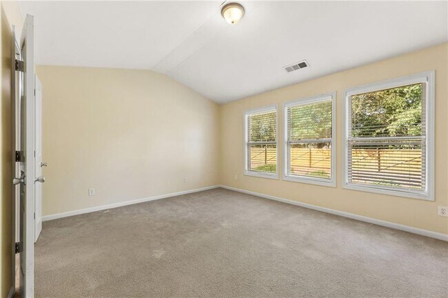 Building Photo - 6210 Elmshorn Way