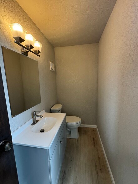 Building Photo - 2814 Stonehenge Dr