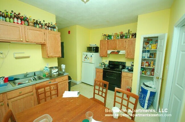 Building Photo - 891 Huntington Ave