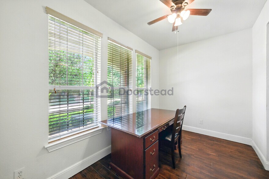 Building Photo - 1513 Van Winkle Dr