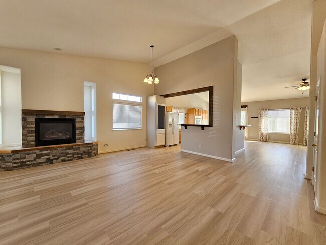 Building Photo - Cold Springs Beauty - Immaculate Newer Hom...