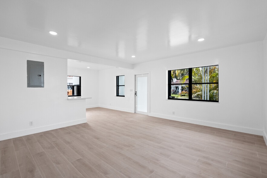 Building Photo - 442 NE 71st St