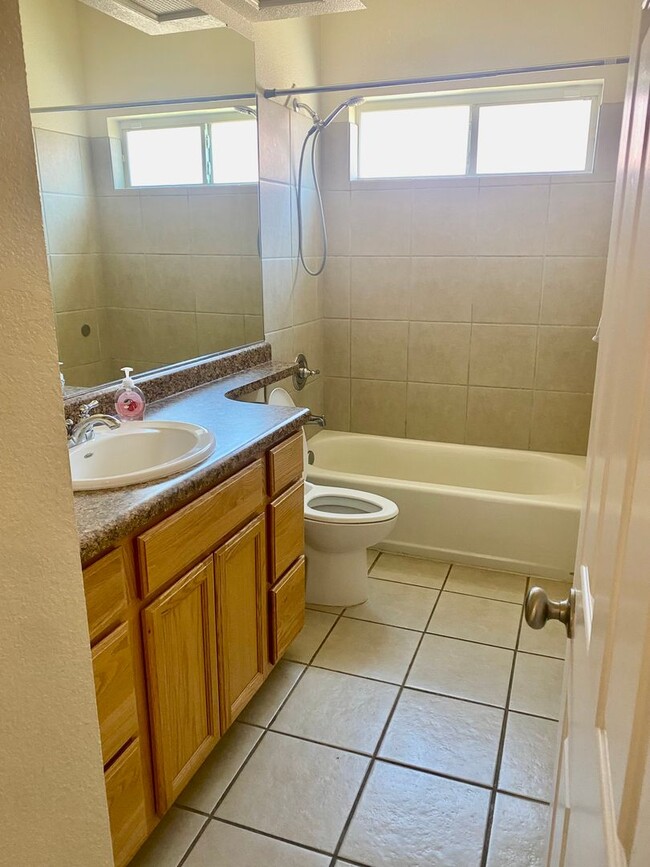 Building Photo - 5548 Patagonia Dr