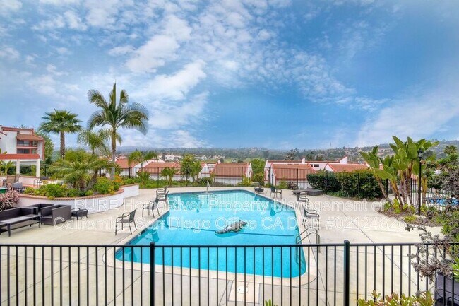 Building Photo - 2415 La Costa Ave