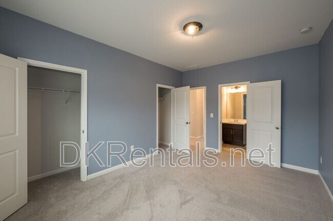 Building Photo - 508 Blackberry Ln